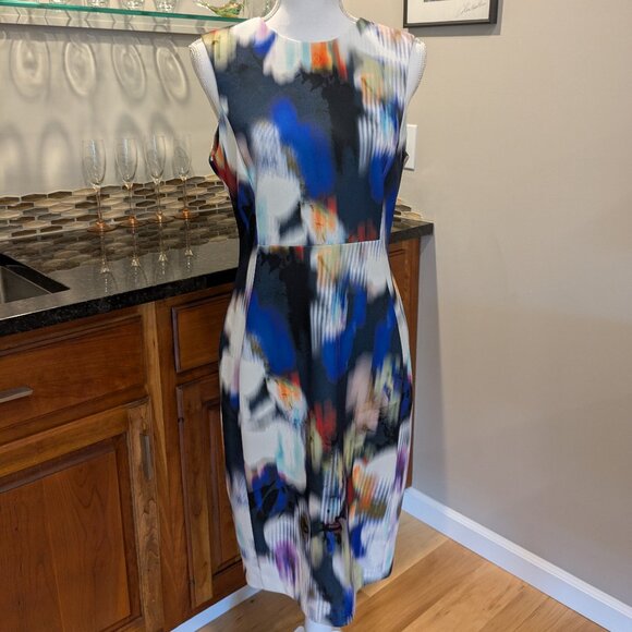 Lovely Calvin Klein Blue & Ivory Abstract Print Sleeveless Sheath Dress Size 8 - Picture 2 of 5